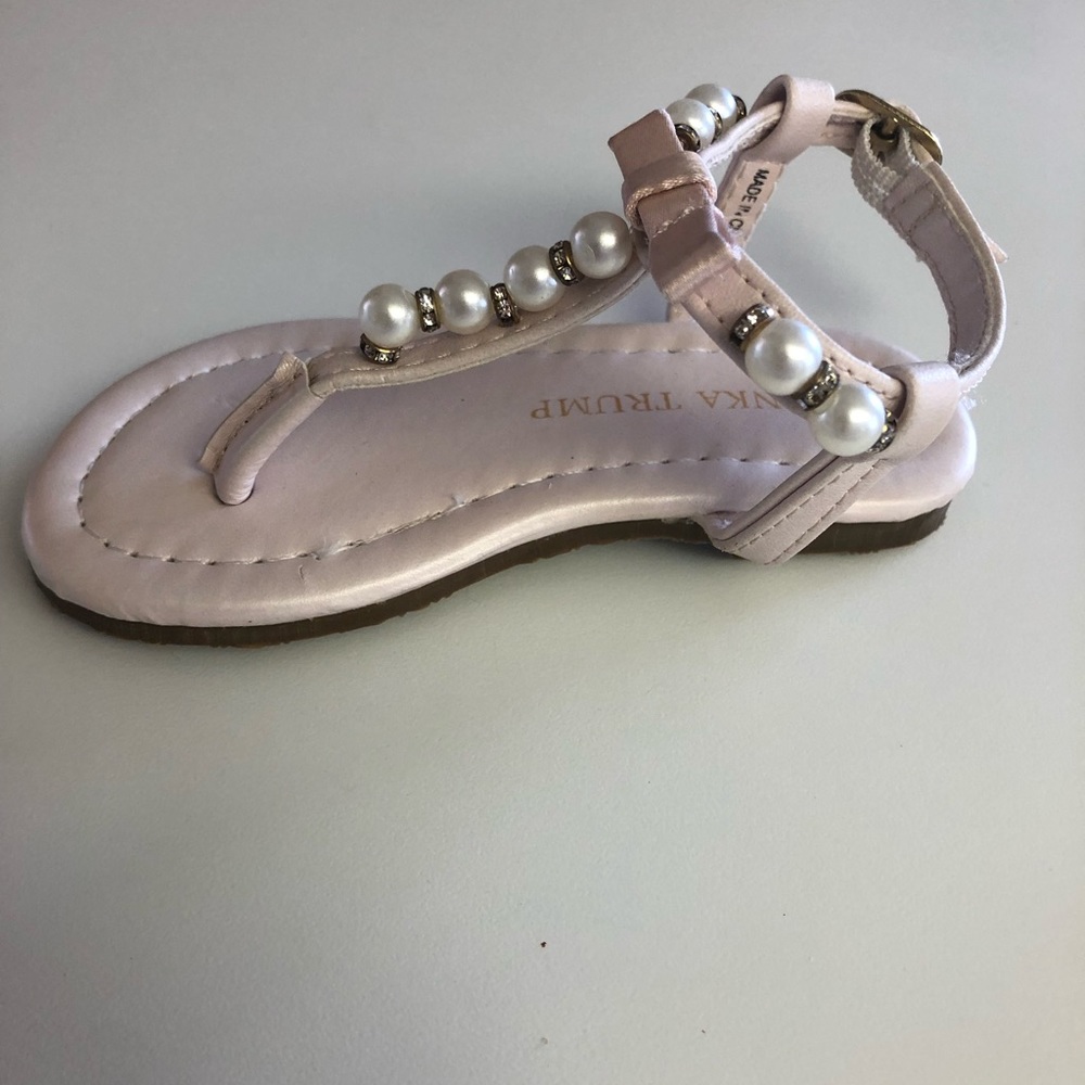 Ivanka Trump girl shoes